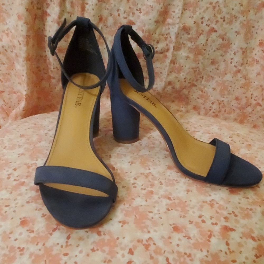 **SOLD** JustFab Sandles/Heels